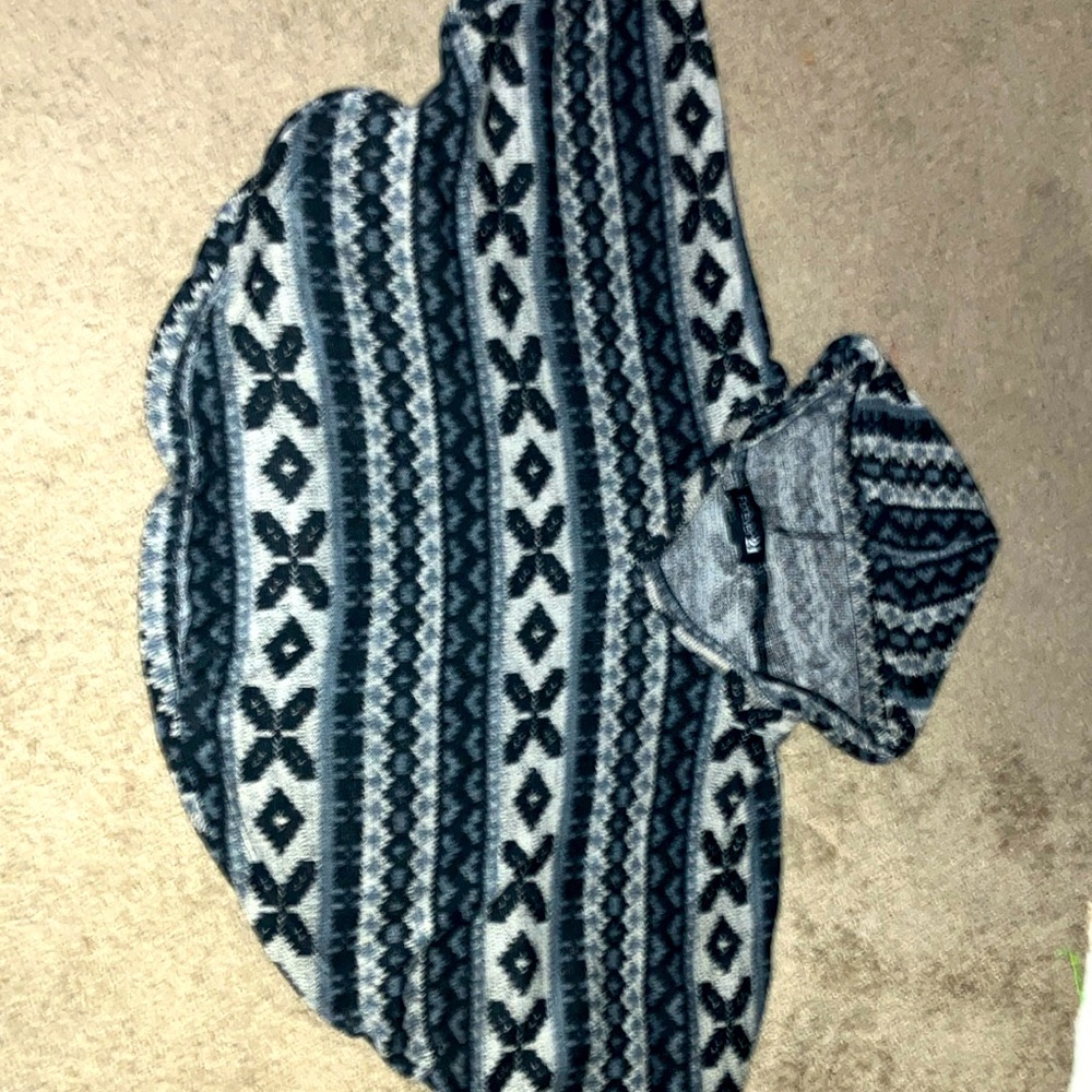 Forever 21 s/p Midi Light s/s Sweater w/hood
